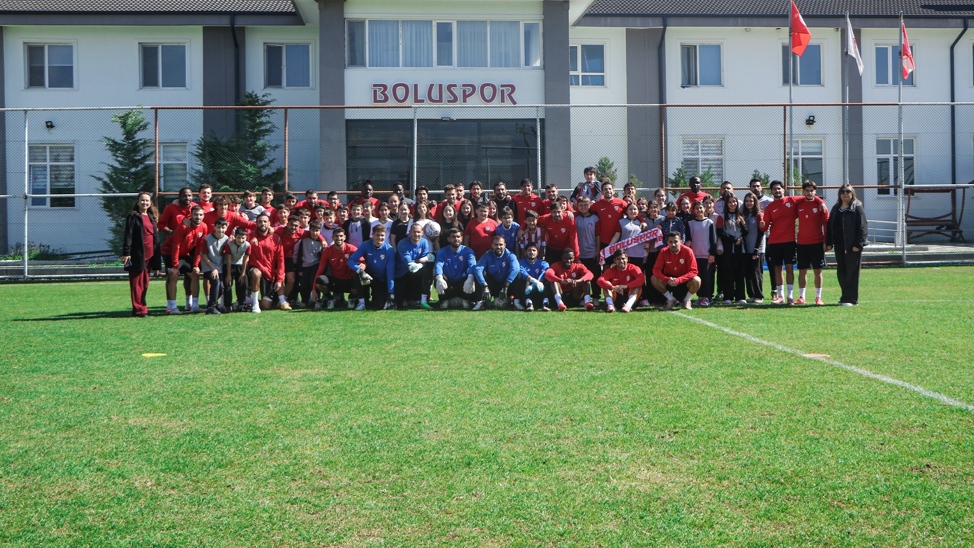 Minik Öğrencilerden Kulübümüze Anlamlı Ziyaret